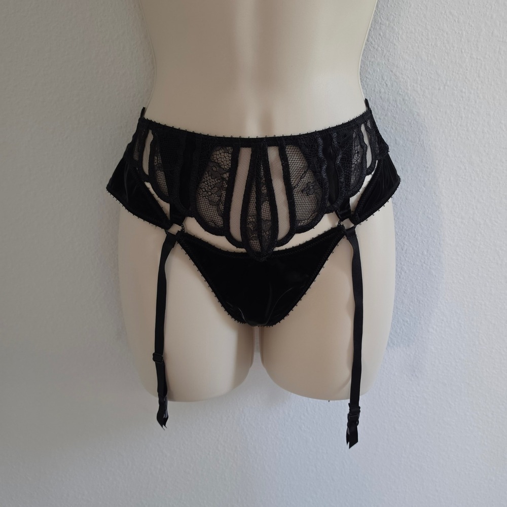 Victoria's Secret Very Sexy Black Lace Satin High Leg Garter Brief XS NWT